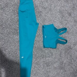 EUC💚ALO YOGA💚AIRBRUSH TANK & LEGGINGS SET